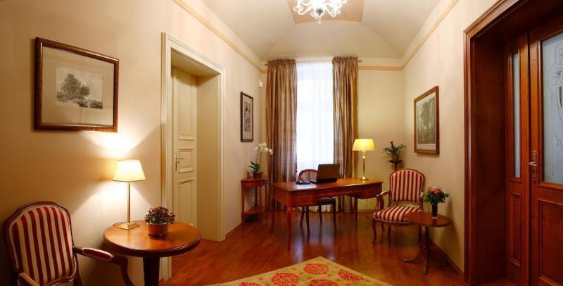 Hunger Wall Residence Прага Екстериор снимка