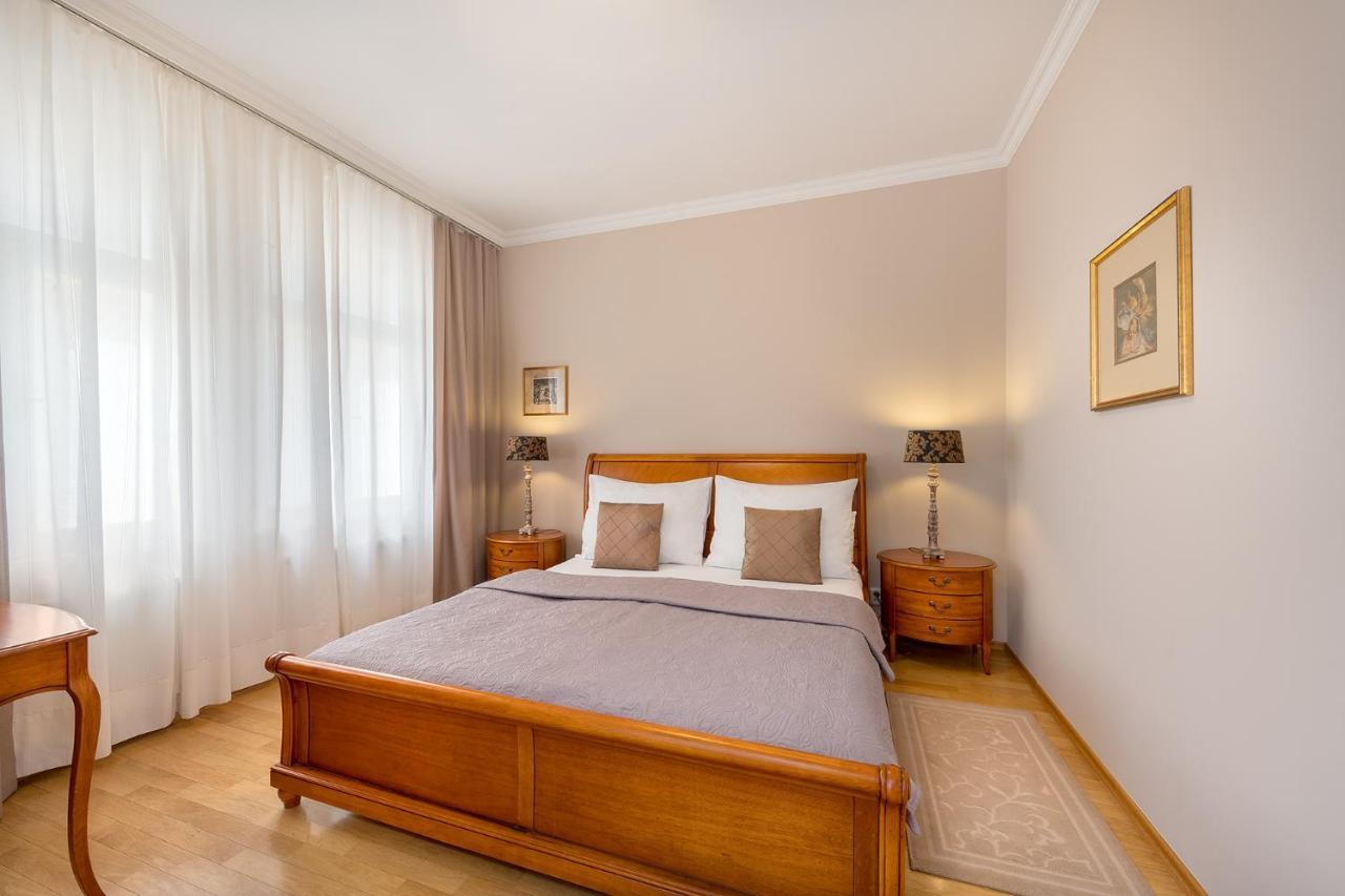 Hunger Wall Residence Прага Екстериор снимка